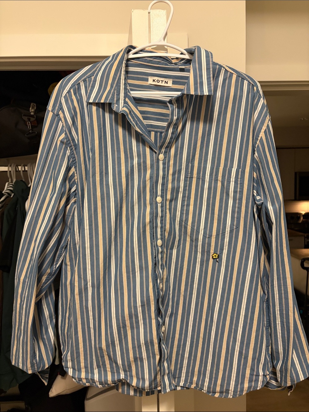 KOTN Blue and White Vertical Stripe Casual Button-Down Shirt 2025